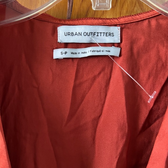 Urban Outfitters Beau Satin Short Sleeve Wrap Dress - Picture 4 of 7